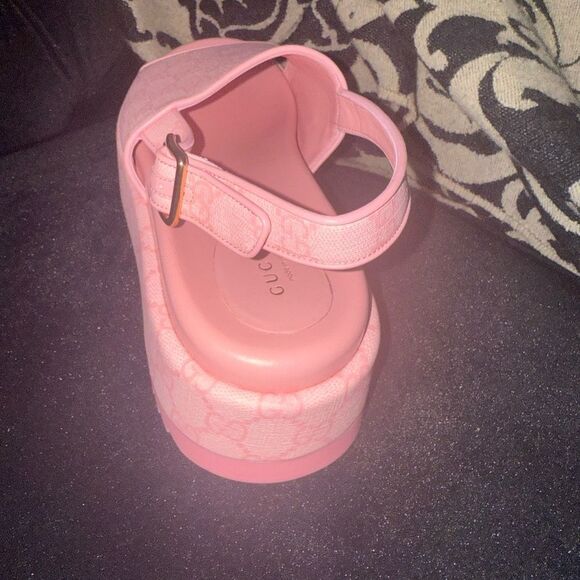 Brand new Gucci Pink  Slide Sandals size 10 - Picture 7 of 9